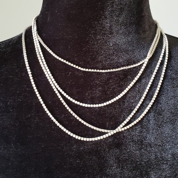 Banana Republic Jewelry - NWT Banana Republic Infinity Silver Necklace